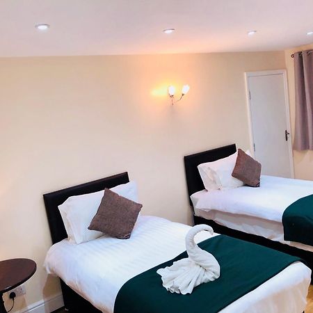 Gable Lodge London B&B Энфилд Экстерьер фото