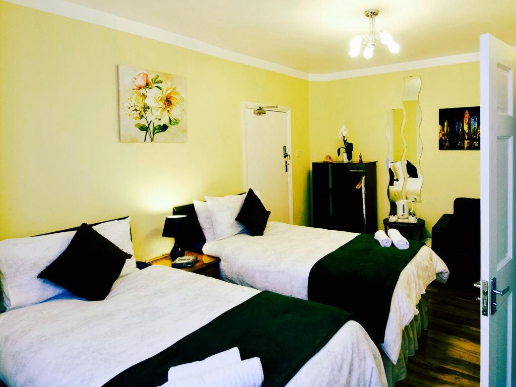 Gable Lodge London B&B Энфилд Экстерьер фото