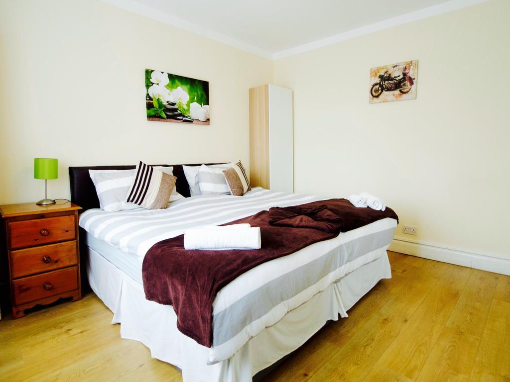 Gable Lodge London B&B Энфилд Экстерьер фото