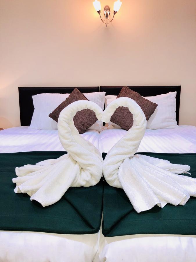 Gable Lodge London B&B Энфилд Экстерьер фото