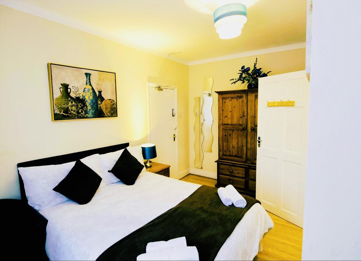 Gable Lodge London B&B Энфилд Экстерьер фото